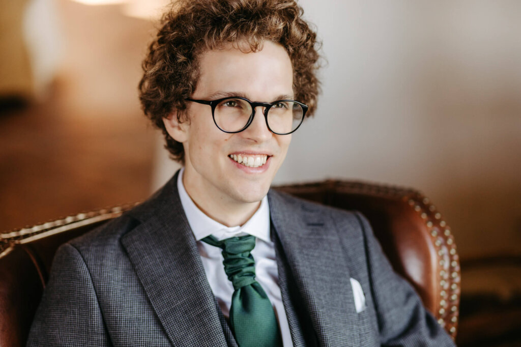 Der Bräutigam beim Getting Ready in Ulrichshusen