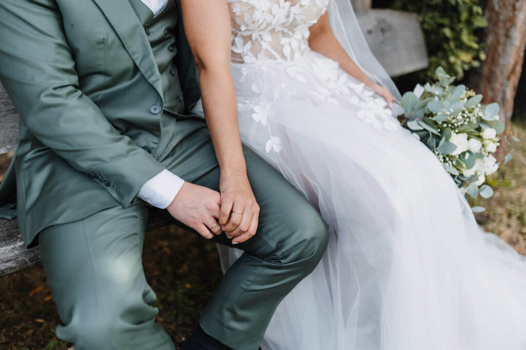 Detailaufnahme der Hände des Brautpaares