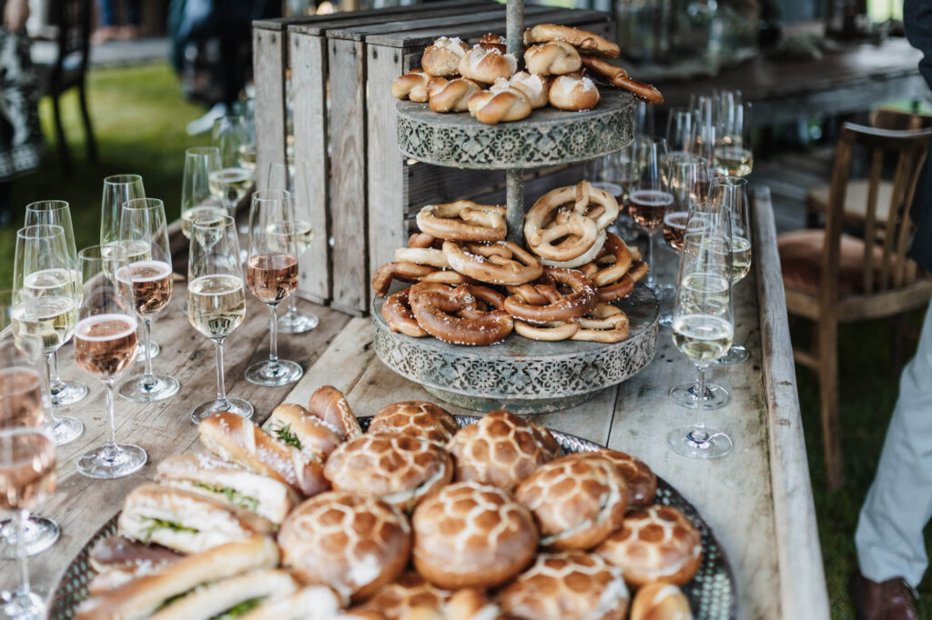 Rustikales Buffet in der Feldscheune Schöbendorf