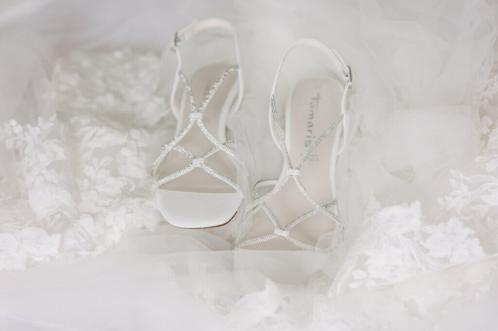 Die Brautschuhe