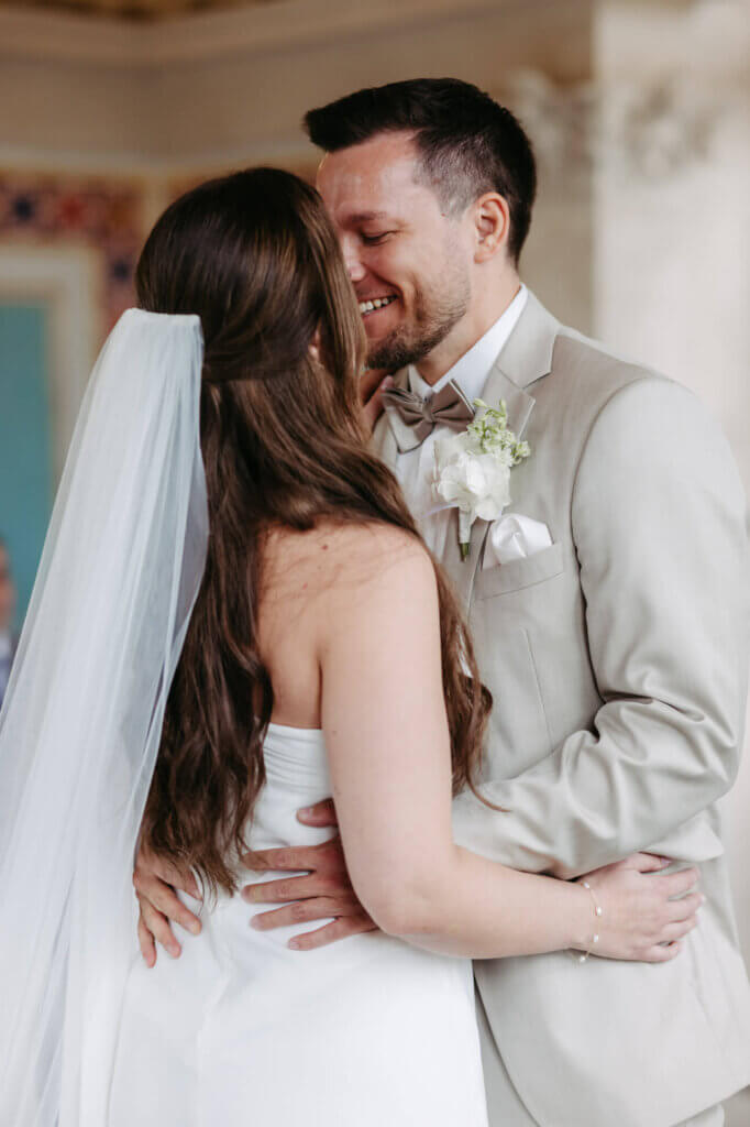 Der Kuss direkt nach der Trauung