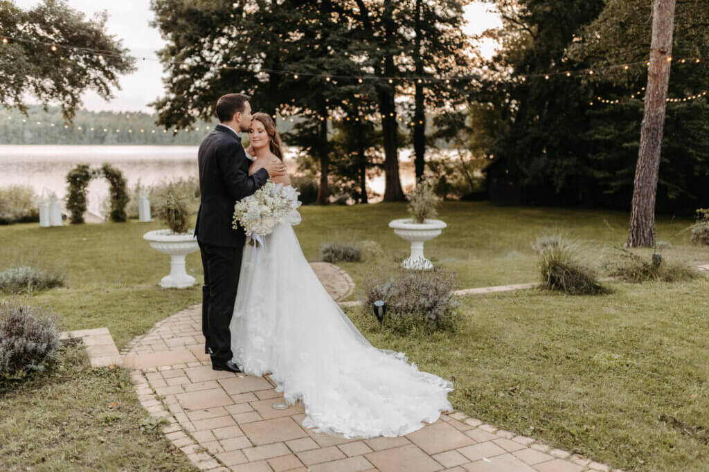 Das Hochzeitspaar beim Paarshooting