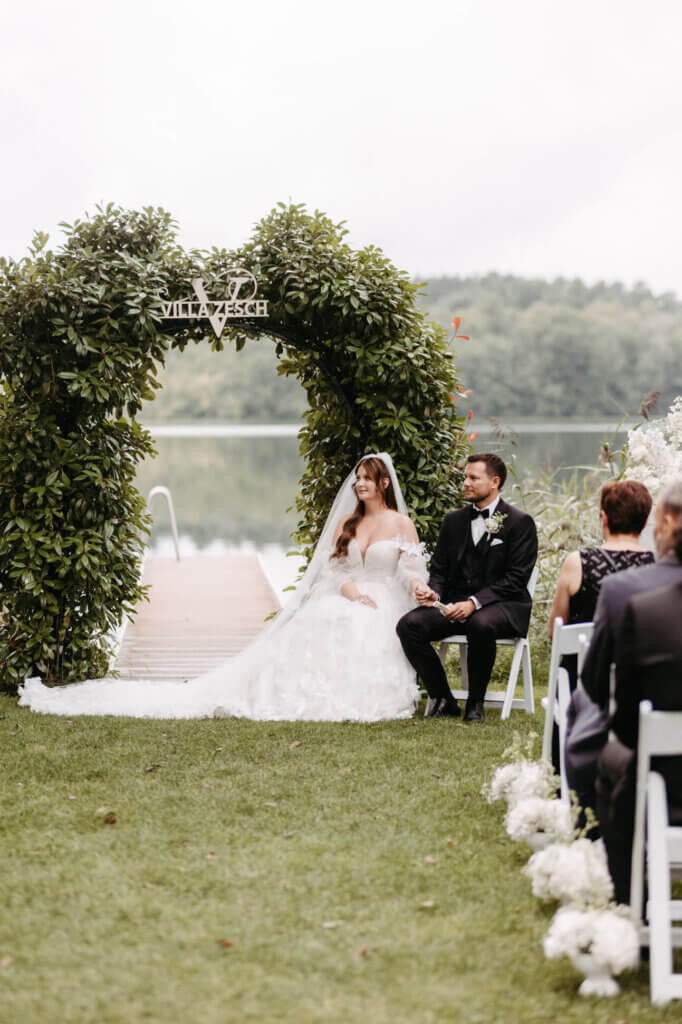 Die freie Trauung am See der Villa Zesch