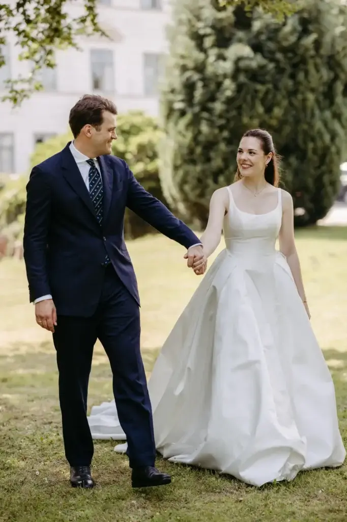 Das Brautpaar beim Paarshooting mit der Hochzeitsfotografin