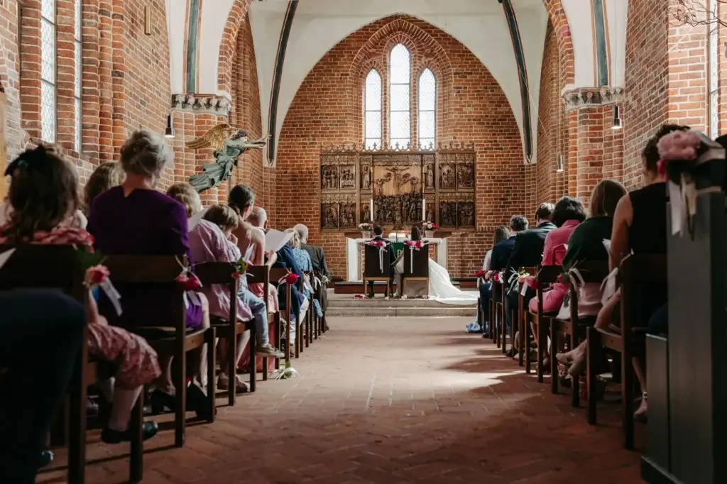 Weitewinkelaufnahme Kirche Lütjenburg